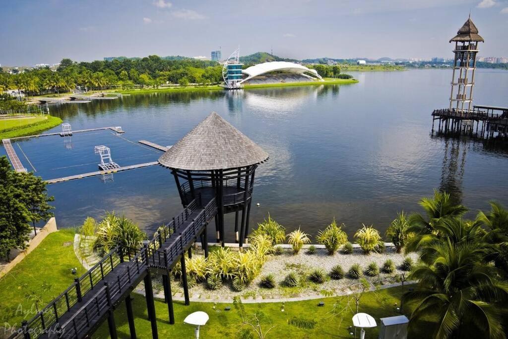 The Icon 1 Ioi Mall Putrajaya, Golf View Pangsapuri